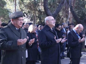 Çanakkale Şehitleri İ̇zmir’de Törenle Anıldı