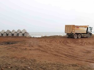 Sakarya’da 10 İşyeri Sular Altında Kalmıştı, O Bölgede Mendirek Çalışması