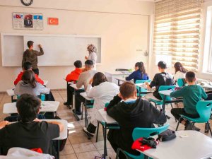 Bu Okul Öğrencilerin Yeteneklerini Ortaya Çıkartıp Kariyeri Planlamasını Dahi Yapıyor