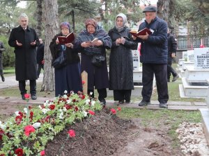 Hava Şehitliğinde Anma Töreni