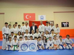 Şampiyonları Başkan Yılmaz Uğurladı