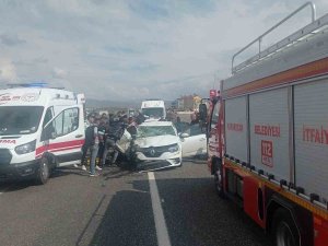 Elazığ’da Trafik Kazası: 1’i Ağır 5 Yaralı