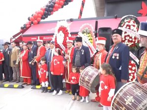 Çanakkale Zaferi Yıldönümünde Gazilere Ve Ankara’ya Göç Eden Depremzedelere Döner İkramı