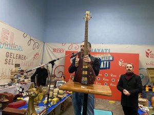 Depremzedeler İçin 500’e Yakın Antika Eser Müzayedeye Çıkarıldı