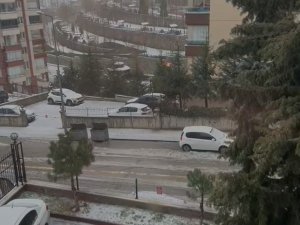 Ankara’da Sağanak Yağış Ve Dolu Sonrası Sokaklar Dereye Döndü