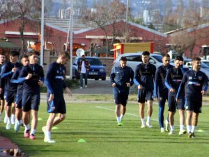 Dimitrios Kolovetsios: "Hepimiz Depremleri Düşünüyoruz, Bunu Saklayamam"