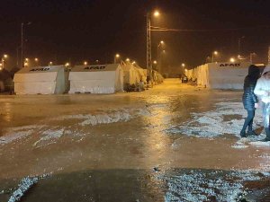 Hatay’da Sağanak Yağış Etkili Oluyor