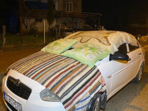Dolu Yağışına Karşı Araçlara Battaniye Ve Yorganlı Önlem