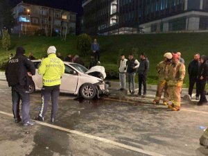Silivri’de Otobüs İle Otomobil Çarpıştı: 1 Ölü, 2 Yaralı