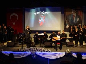 Depremin Acı Yüzünü Gören Öğretmenler İllere Özgü Türküleri Söyledi
