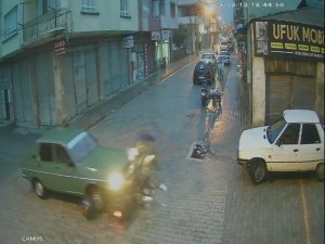 Önce Çarptı, Sonra Öperek Teselli Etmeye Çalıştı