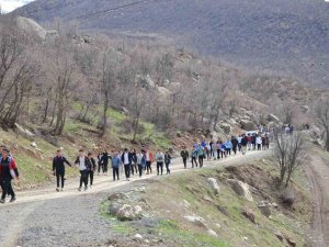 Şırnak’ta Dağlar Öğrencilere Kaldı, Huzur Ortamında Yürüyüş Gerçekleştirildi
