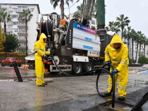 Başkan Seçer: "Yağmur Suyu Sistemlerinde Sorunumuz Yok"