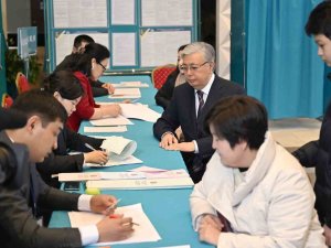 Kazakistan’da Halk Parlamento Ve Yerel Meclis Seçimleri İçin Sandık Başında