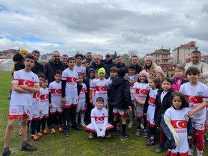 Bartın’da Depremzedelere Destek Olmak İçin El Ele Verildi