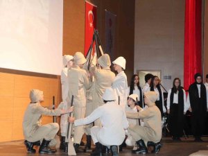 Liseli Gençler, ‘Çanakkale Destanı’nı Canlandırdı