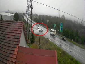 Bir Anlık Dikkatsizlik Kazaya Sebep Oldu: 2 Yaralı