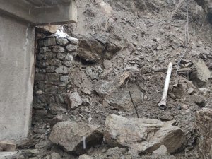 Hakkari’de Toprak Kayması