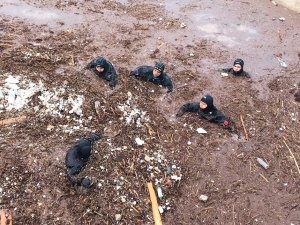 Selde Kaybolan Hamile Kadını Ve Kızını Arama Çalışmaları 5’inci Günde De Sürüyor