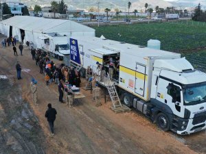 Konya’nın Mobil Yemek Ve Ekmek Araçları Hatay’da Depremzedelere Hizmet Veriyor