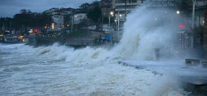 Orta ve Doğu Karadeniz'de Fırtına Alarmı!