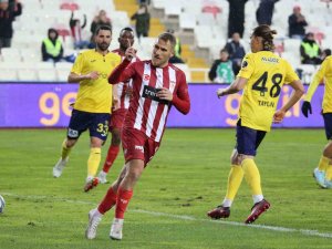 Samu Saiz Ligdeki Gol Sayısını 2 Yaptı