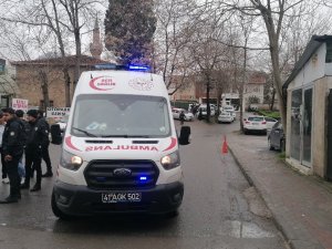 İ̇ki Grup Arasındaki Tartışma Kanlı Bitti, Bir Kişi Bıçakla Yaralandı