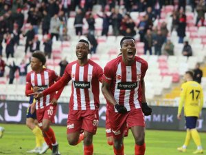 Sivasspor, Süper Lig’de 7. Galibiyetini Aldı