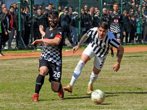Çeşme Belediyespor Zorlu Maçta 1-1 Berabere Kaldı