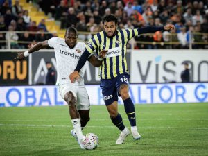 Spor Toto Süper Lig: Corendon Alanyaspor: 1 - Fenerbahçe: 3 (Maç Sonucu)