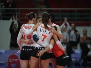 File Derbisinde Zafer Eczacıbaşı Dynavit’in