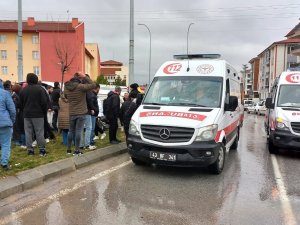 Kütahya’da İşçi Servisi İle Münibüs Çarpıştı: 7 Yaralı