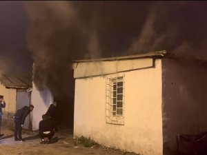 Hurdalık Alanda Çıkan Yangın Hortum Deposuna Sıçradı, 2 Araç Kullanılamaz Hale Geldi