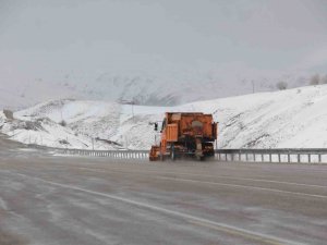 Erzincan - Tunceli Kara Yolunda Kar Ve Tipi Etkili Oldu