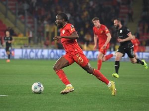 Göztepe’nin Yeni Transferi Dikkatleri Çekti
