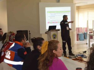 Umke Ve Öğretmenlere ’Doğada Hayatta Kalma’ Eğitimi