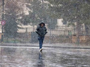 Kışta Hasret Bırakan Kar, Mart Ayında Sivaslılara Sürpriz Yaptı