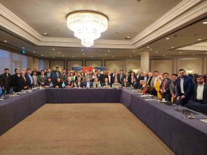 Kassanov İ̇stanbul’da Türk Dünyası Stk’ları İle Bir Araya Geldi