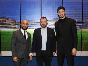 Altay Bayındır İçin İmza Töreni Düzenlendi