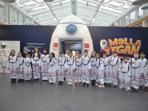 Yıldırımlı Çocuklar Uzay Yolculuğunda