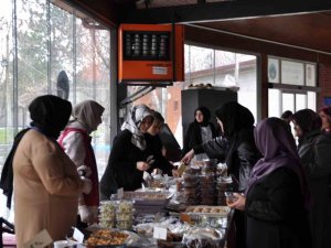 İ̇lim Hikmet Vakfı, Depremzedeleri Hayır Çarşısı’nda Ağırladı