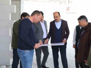 Başkan Altay, Tarihi Konya Lisesi Konferans Ve Spor Salonu İnşaatını İnceledi