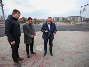 Başkan Kavuş, Meram’ın Yeni Caddelerinde İncelemelerde Bulundu