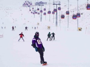 Erciyes’te Baharda Kayak Heyecanı
