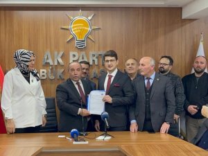 Ak Parti’de Gençlerde Boy Göstermeye Başladı