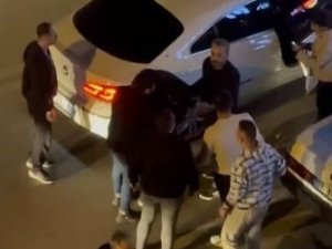 Antalya’da Trafikte Yumruk Ve Tekmeler Havada Uçuştu