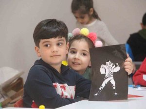 Depremzedeler Yurtlarda Ağırlanmaya Devam Ediyor