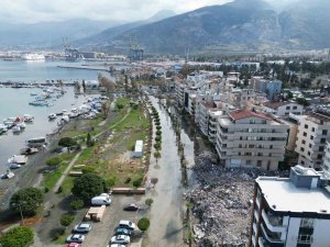 İ̇skenderun’da Deniz Taşkınları Devam Ediyor