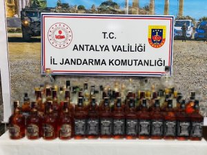Antalya’da Bin 669 Şahıs Sorgulandı, 30 Litre Sahte Alkol Ele Geçirildi