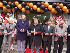 Başkanlar Güzellik Merkezi Açtı